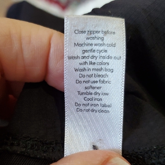 Athleta Black  Women Shorts Quick Dry 95 Nylon 5 Spandex Size 8 - Picture 8 of 8